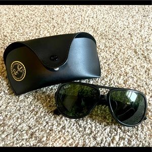 Black Aviator Ray-Bans